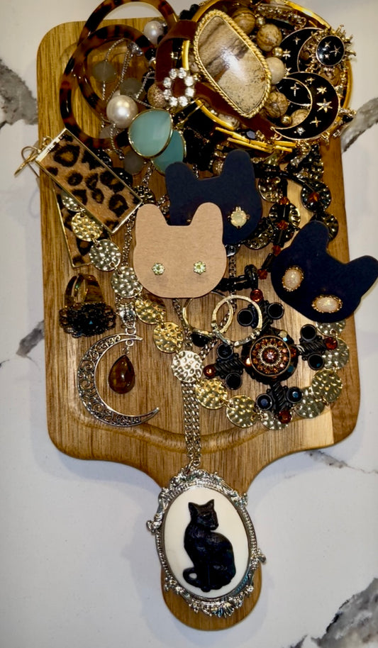 Mini Jewerly Jarcuterie Boards: My Favorite Things ~ Whiskers on Kittens 🐈🐈‍⬛🐈‍⬛