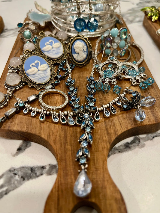 Mini Jewelry Jarcuterie Board: 
🦢❄️ Swan Song of Grannie Annie