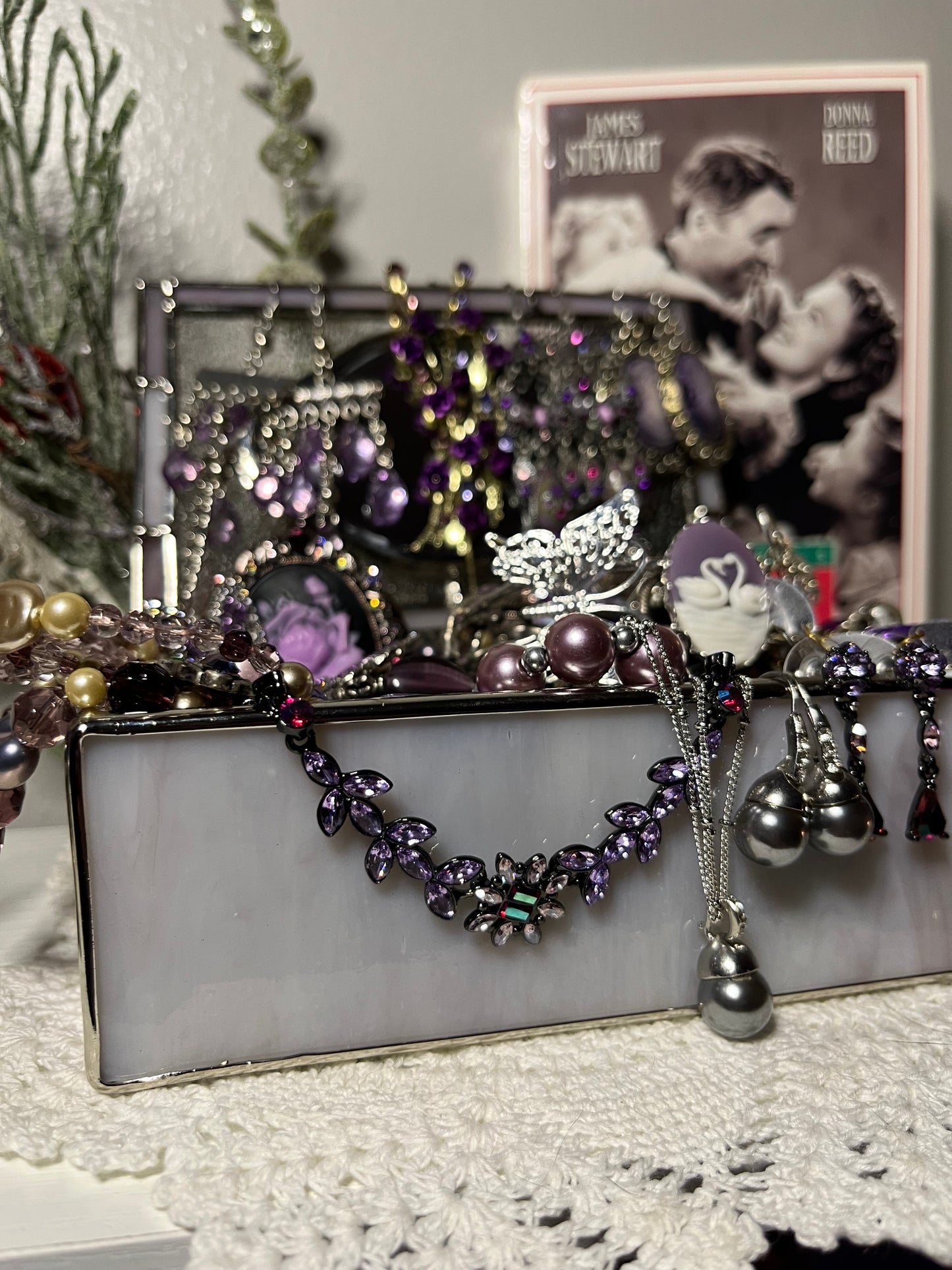 Yours ‘til Bedford Falls: 💋🪻🩶 “This Old Thing?” A Violet Bick Affair