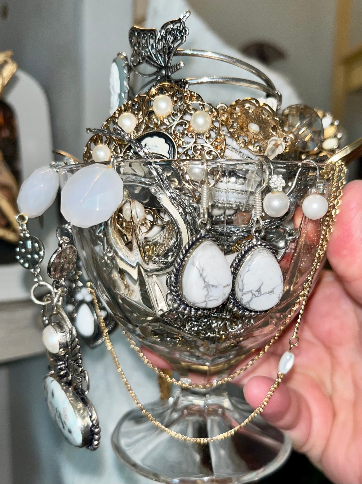 Wrapped in Memory ~ White 🦢