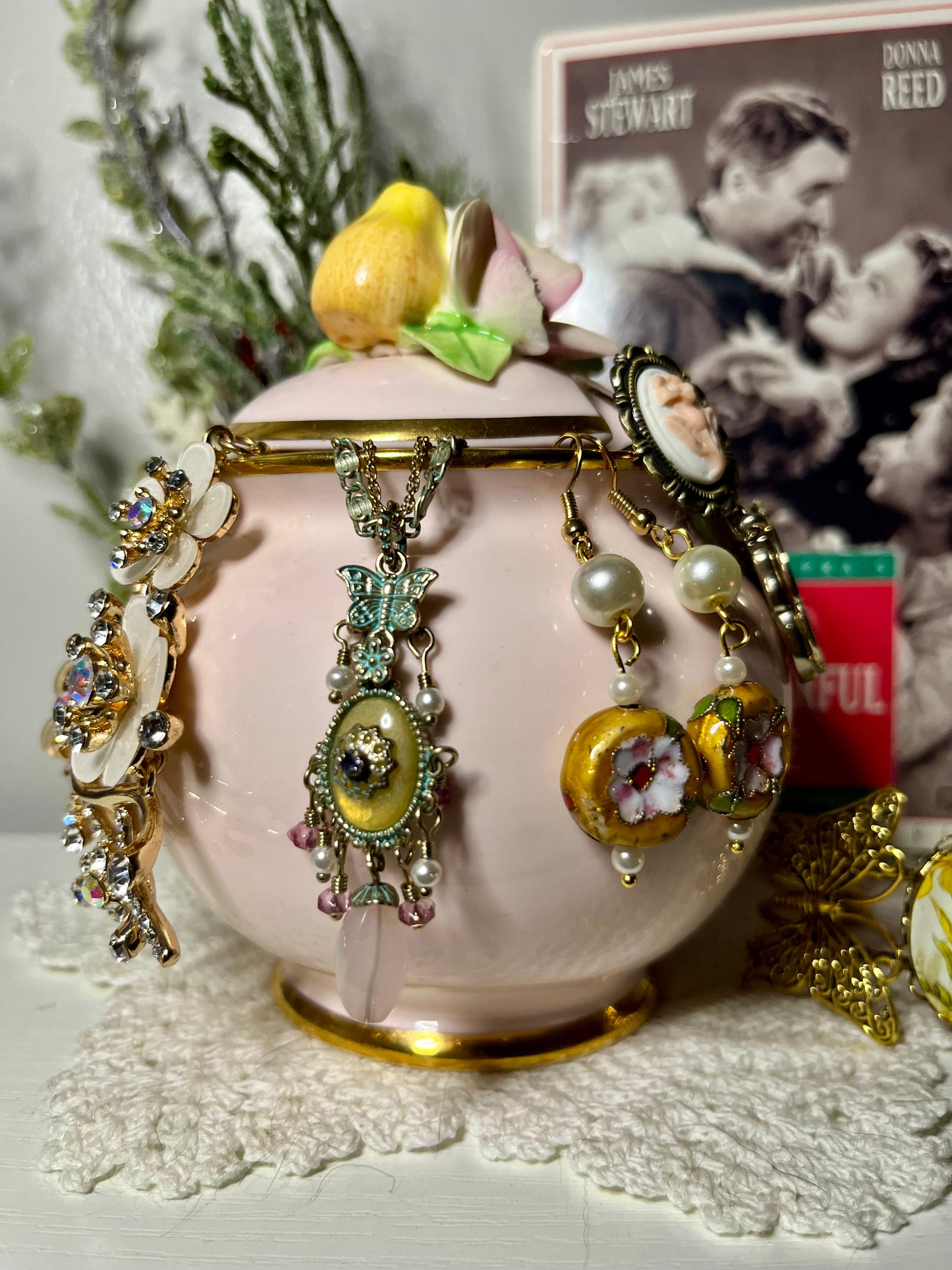 Yours ‘til Bedford Falls: 🍐🌸🪽 Zuzu’s Petals
