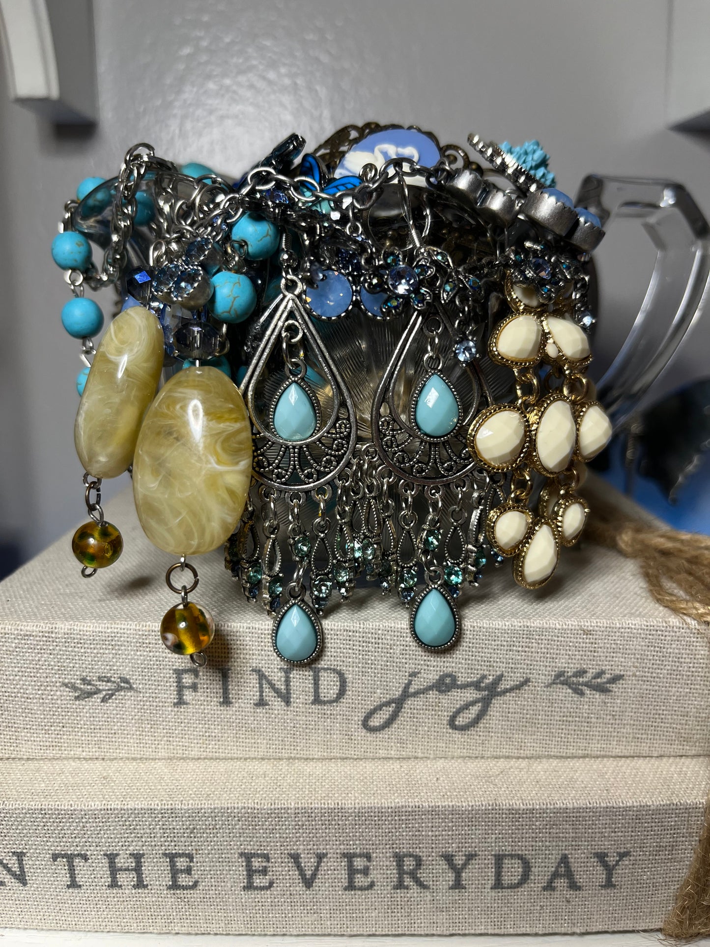 Tundra - A relic of ivory & turquoise 🧊🕯️