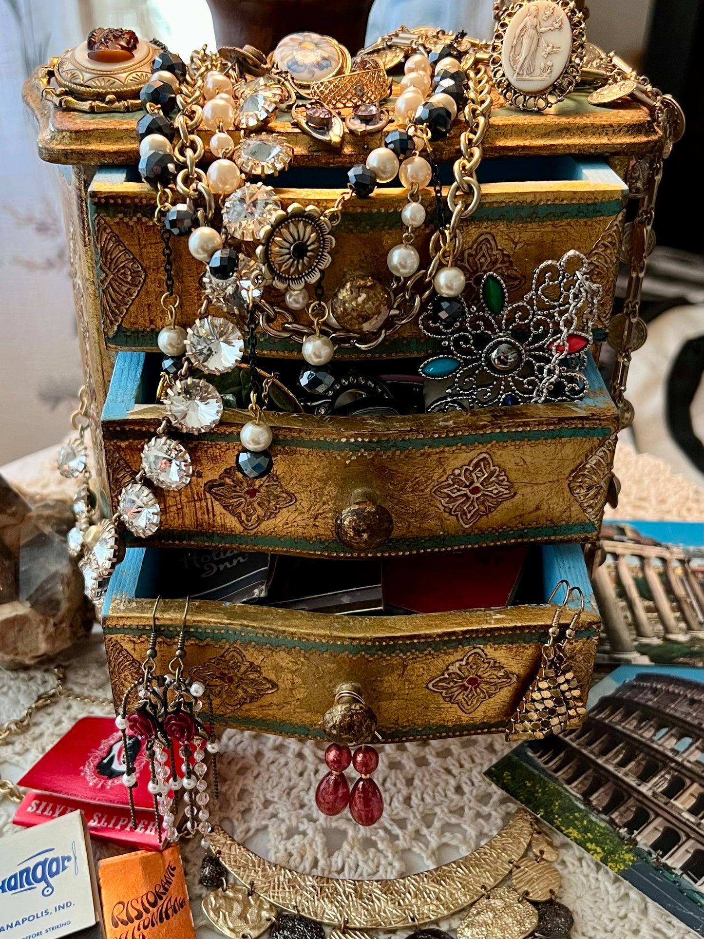 Felicia’s Keepsake Chest 🎨🧳📿