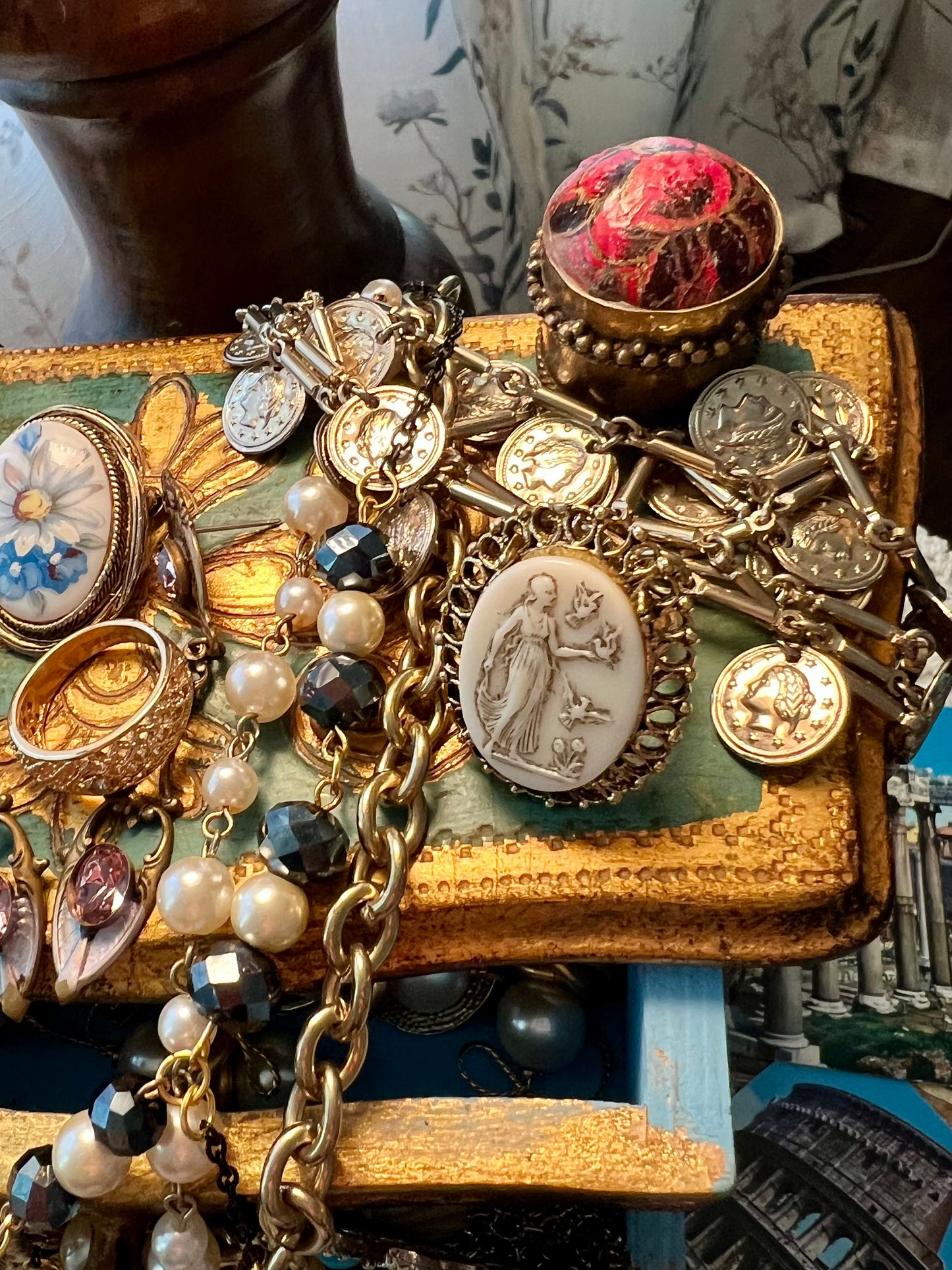 Felicia’s Keepsake Chest 🎨🧳📿