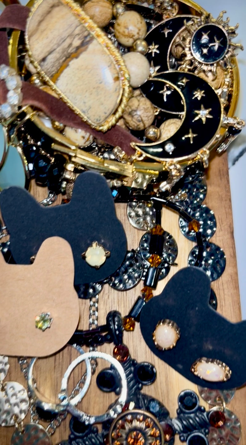 Mini Jewerly Jarcuterie Boards: My Favorite Things ~ Whiskers on Kittens 🐈🐈‍⬛🐈‍⬛