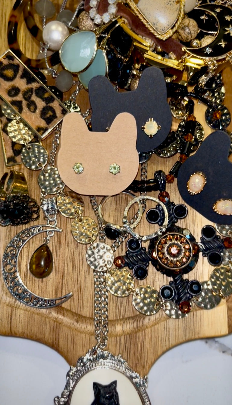 Mini Jewerly Jarcuterie Boards: My Favorite Things ~ Whiskers on Kittens 🐈🐈‍⬛🐈‍⬛