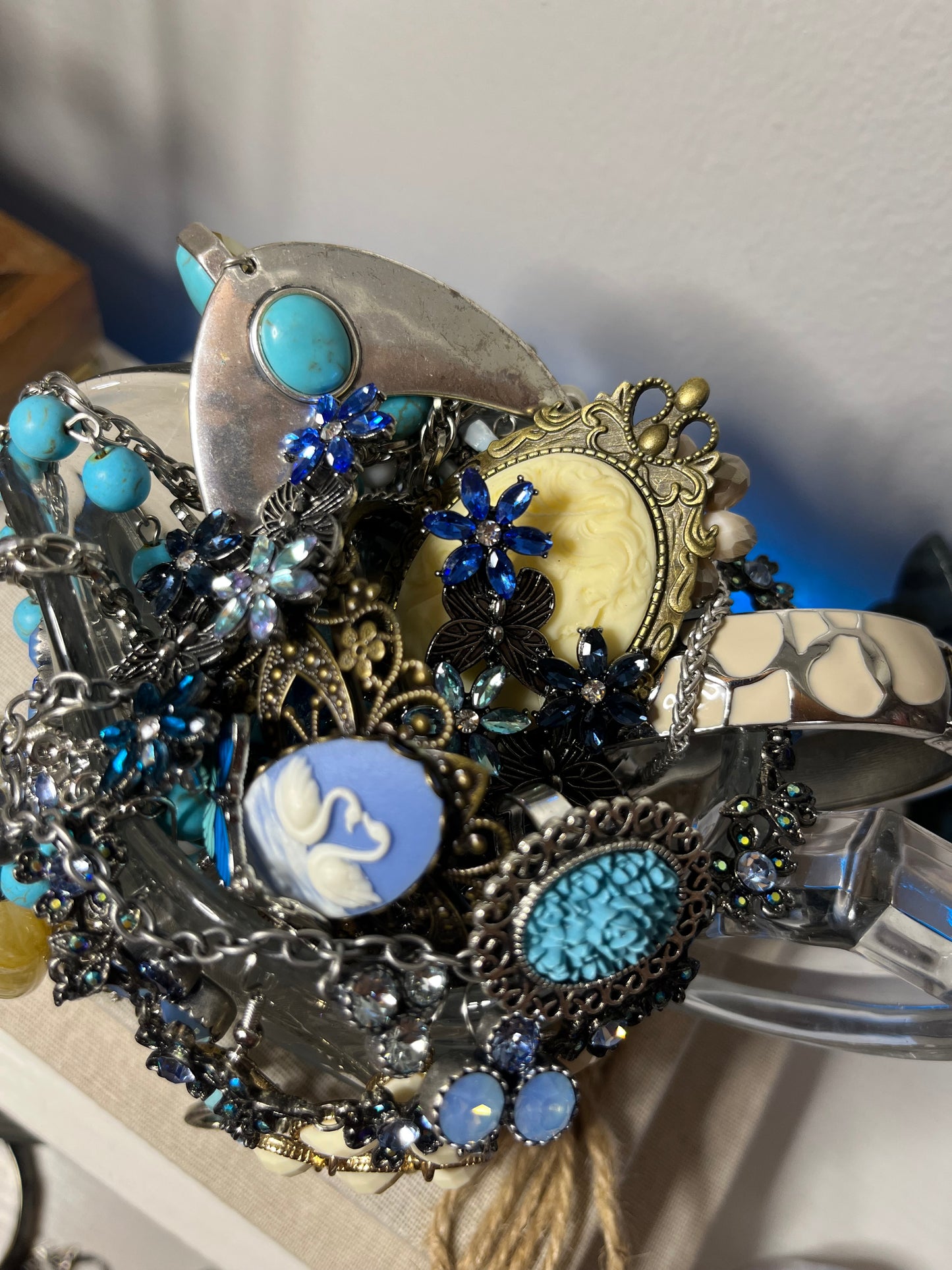 Tundra - A relic of ivory & turquoise 🧊🕯️