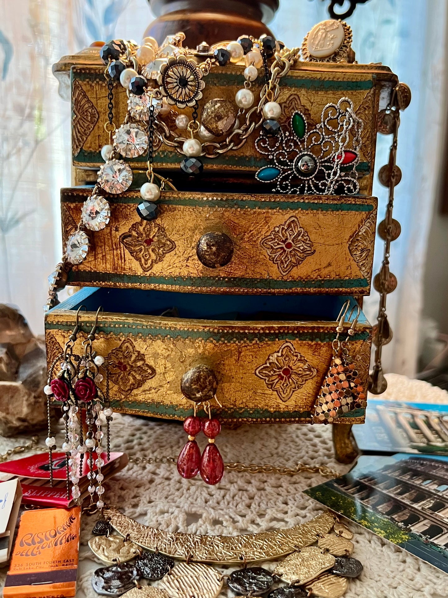 Felicia’s Keepsake Chest 🎨🧳📿