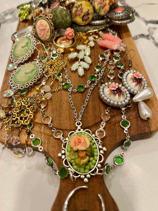 Mini Jewelry Jarcuterie Board: 🍃🩰  Ballet of Winter Petals