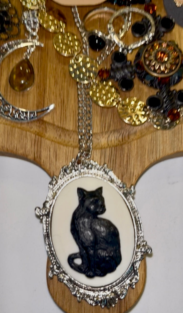 Mini Jewerly Jarcuterie Boards: My Favorite Things ~ Whiskers on Kittens 🐈🐈‍⬛🐈‍⬛